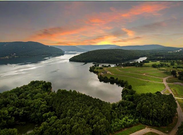 545 Clubhouse Drive, Jasper, TN 37347