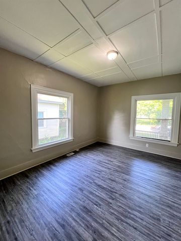 334 N NEW YORK AVE, Wichita, KS 67214