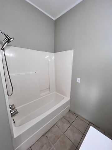 334 N NEW YORK AVE, Wichita, KS 67214