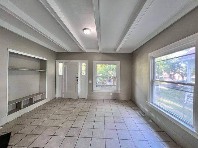 334 N NEW YORK AVE, Wichita, KS 67214