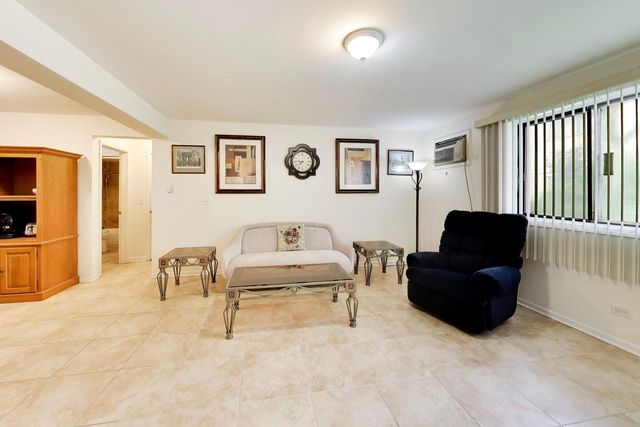 5101 N EAST RIVER Road 1K, Chicago, IL 60656
