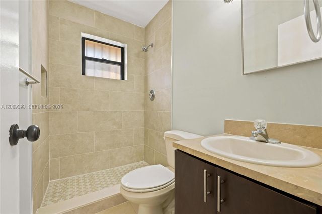 2730 W 61st Pl 201, Hialeah, FL 33016