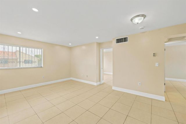 2730 W 61st Pl 201, Hialeah, FL 33016