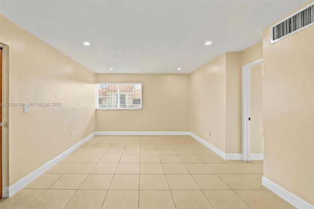 2730 W 61st Pl 201, Hialeah, FL 33016