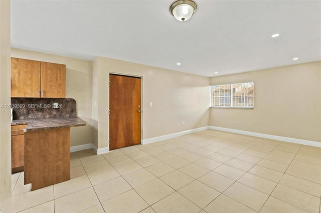 2730 W 61st Pl 201, Hialeah, FL 33016