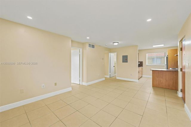 2730 W 61st Pl 201, Hialeah, FL 33016
