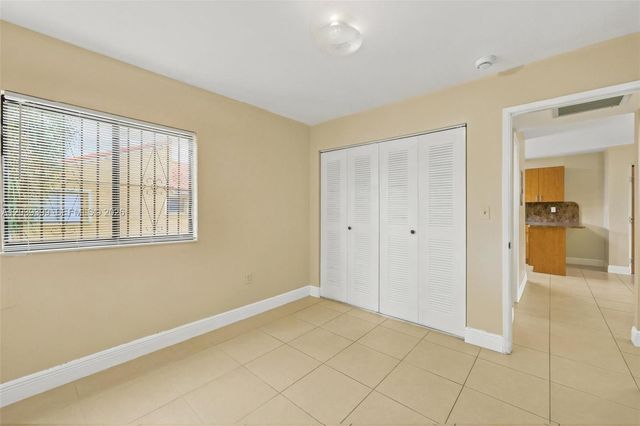 2730 W 61st Pl 201, Hialeah, FL 33016