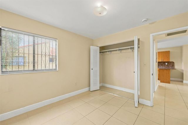 2730 W 61st Pl 201, Hialeah, FL 33016