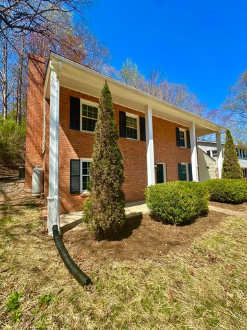 105 Ridgewood CIR, Covington, VA 24426