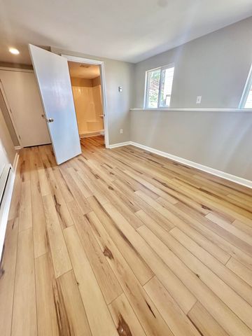 105 Ridgewood CIR, Covington, VA 24426