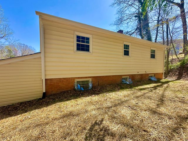 105 Ridgewood CIR, Covington, VA 24426