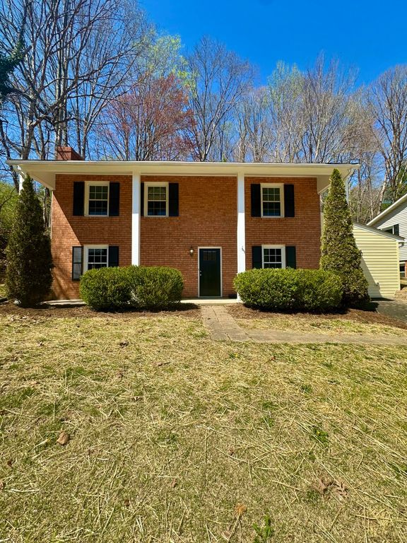 105 Ridgewood CIR, Covington, VA 24426