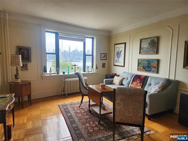 1055 Boulevard East B7, Weehawken, NJ 07086