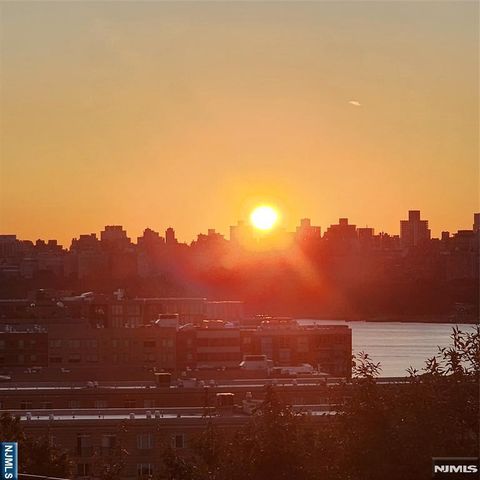 1055 Boulevard East B7, Weehawken, NJ 07086