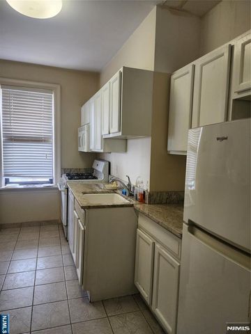 1055 Boulevard East B7, Weehawken, NJ 07086