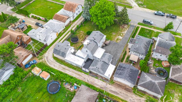 9827 Melvina Avenue, Oak Lawn, IL 60453