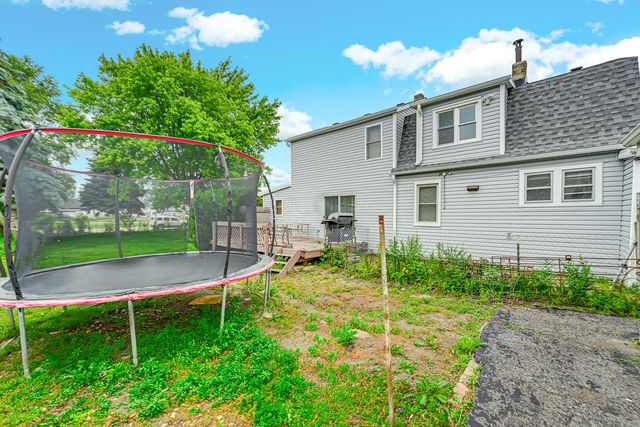 9827 Melvina Avenue, Oak Lawn, IL 60453