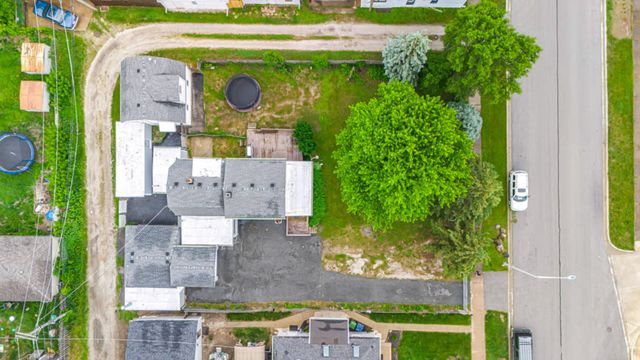 9827 Melvina Avenue, Oak Lawn, IL 60453