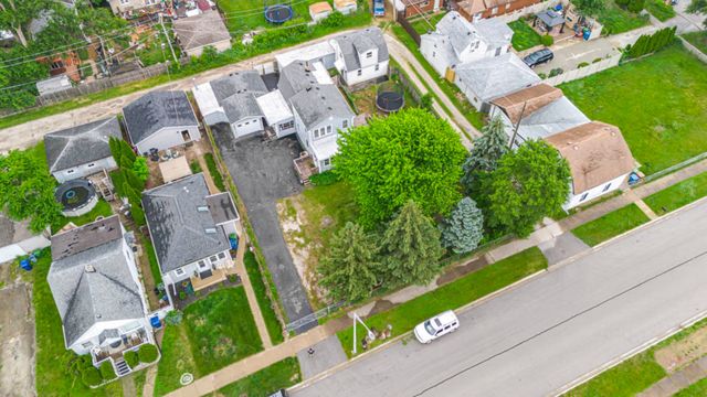 9827 Melvina Avenue, Oak Lawn, IL 60453