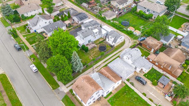 9827 Melvina Avenue, Oak Lawn, IL 60453