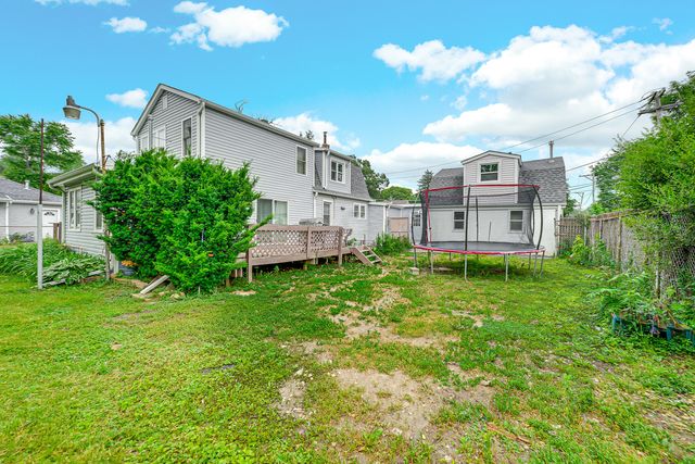 9827 Melvina Avenue, Oak Lawn, IL 60453