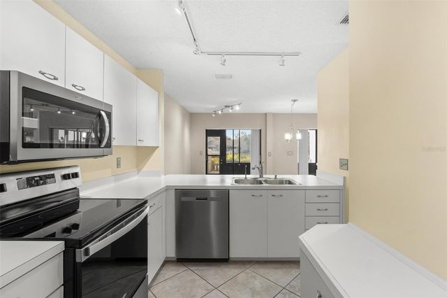 846 GLADES COURT NE, St Petersburg, FL 33702