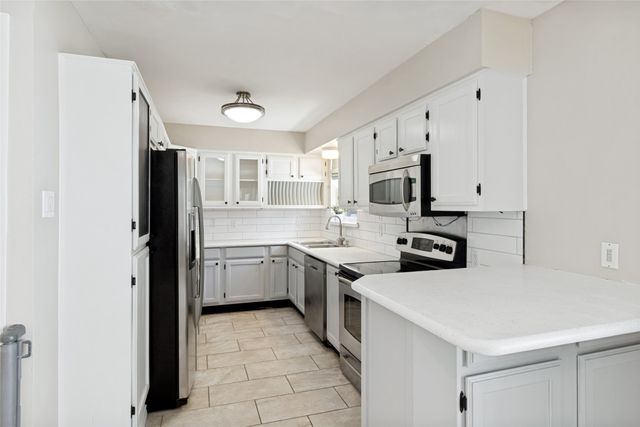 13133 Flagstone Lane, Dallas, TX 75240