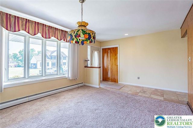 5902 Holiday Drive, Upper Macungie Twp, PA 18104