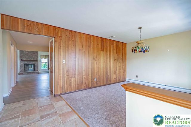 5902 Holiday Drive, Upper Macungie Twp, PA 18104