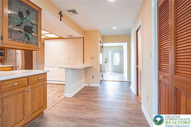 5902 Holiday Drive, Upper Macungie Twp, PA 18104
