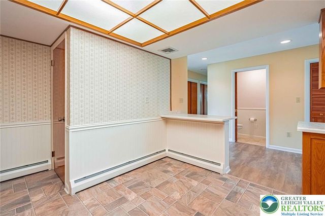 5902 Holiday Drive, Upper Macungie Twp, PA 18104