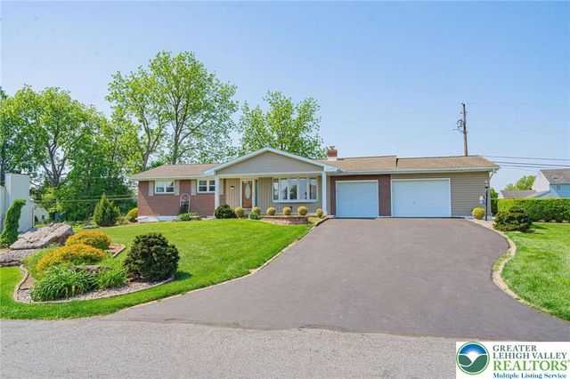 5902 Holiday Drive, Upper Macungie Twp, PA 18104