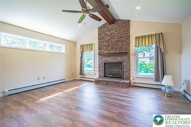5902 Holiday Drive, Upper Macungie Twp, PA 18104