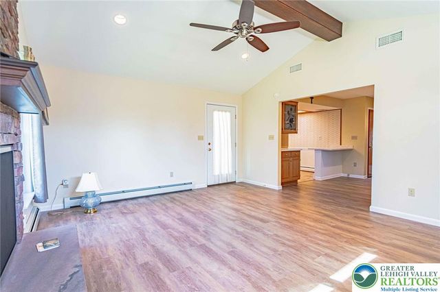 5902 Holiday Drive, Upper Macungie Twp, PA 18104