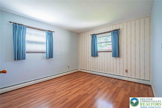 5902 Holiday Drive, Upper Macungie Twp, PA 18104