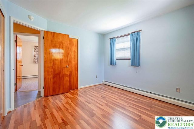 5902 Holiday Drive, Upper Macungie Twp, PA 18104