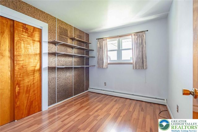 5902 Holiday Drive, Upper Macungie Twp, PA 18104