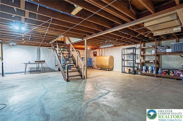 5902 Holiday Drive, Upper Macungie Twp, PA 18104