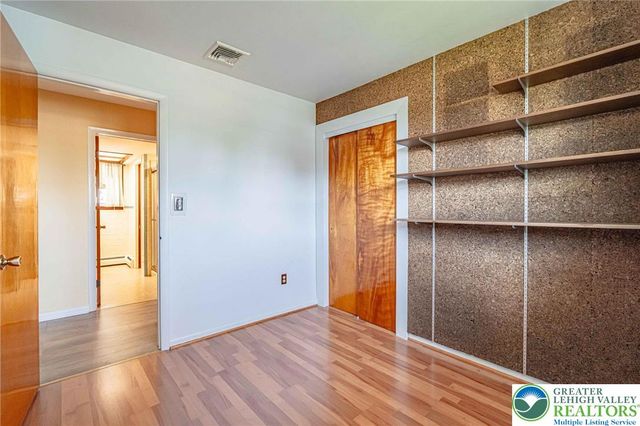 5902 Holiday Drive, Upper Macungie Twp, PA 18104