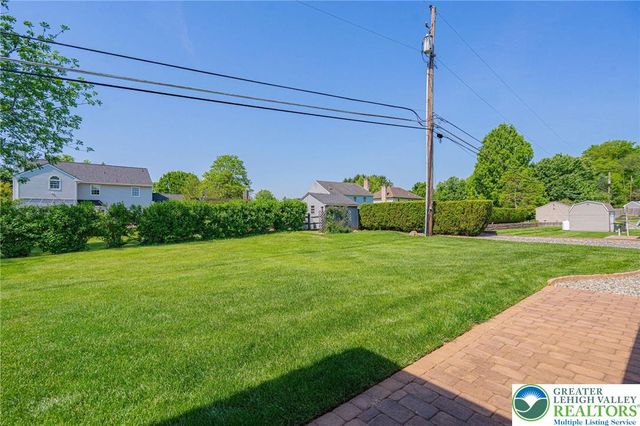 5902 Holiday Drive, Upper Macungie Twp, PA 18104