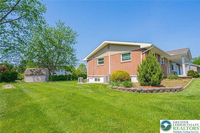 5902 Holiday Drive, Upper Macungie Twp, PA 18104