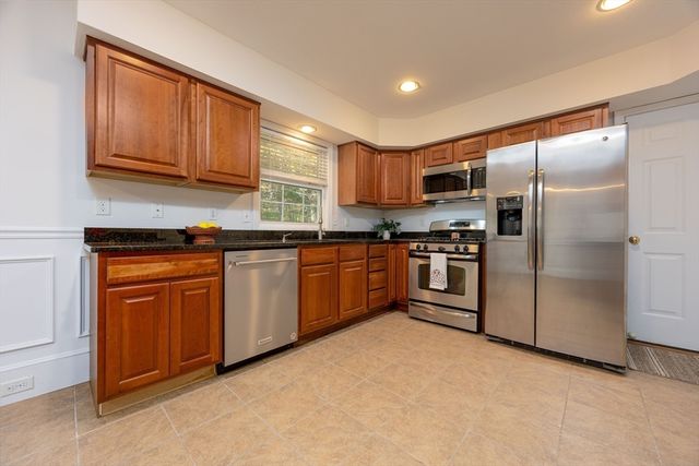 30 Mckenna Dr 30, Billerica, MA 01862