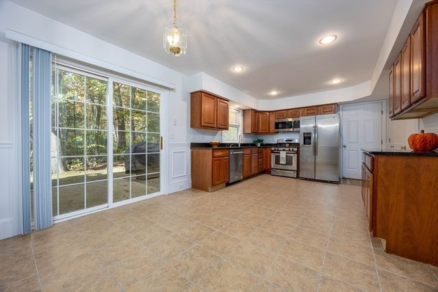 30 Mckenna Dr 30, Billerica, MA 01862