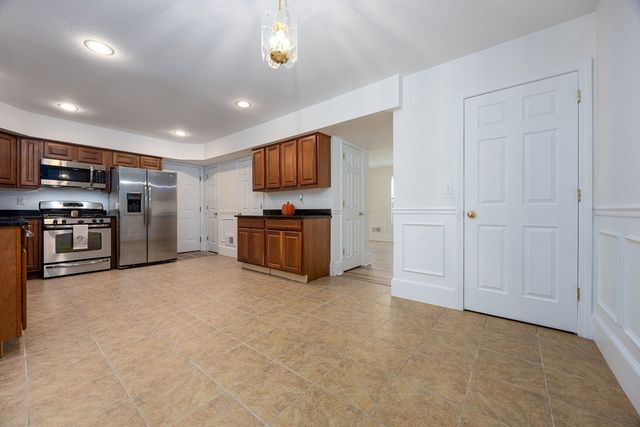 30 Mckenna Dr 30, Billerica, MA 01862