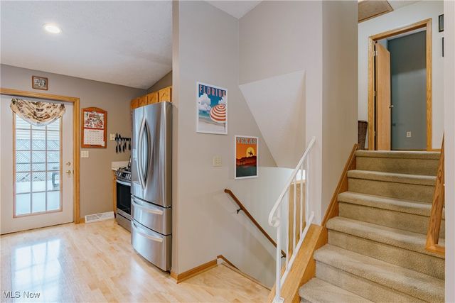 718 Hartford Drive, Elyria, OH 44035