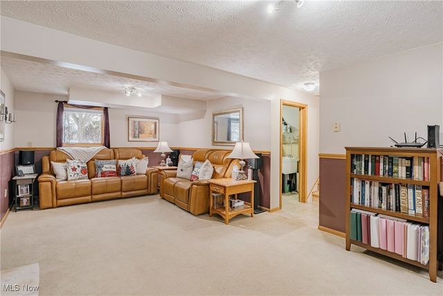 718 Hartford Drive, Elyria, OH 44035