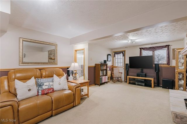 718 Hartford Drive, Elyria, OH 44035