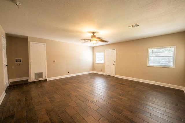 6400 Craigwood CIR, Austin, TX 78725