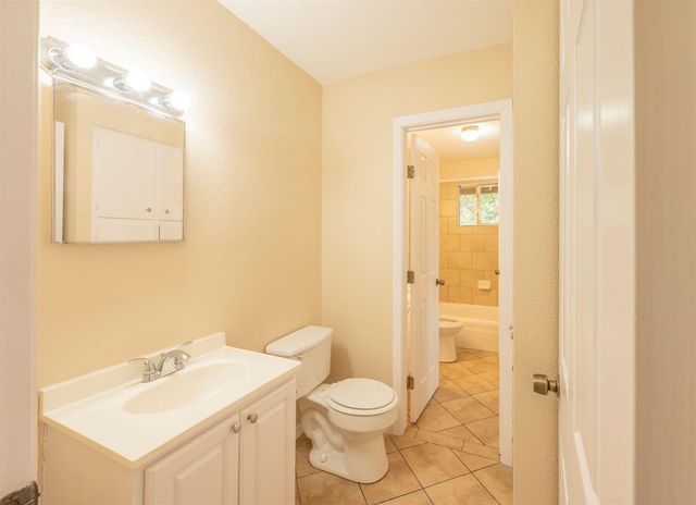 6400 Craigwood CIR, Austin, TX 78725