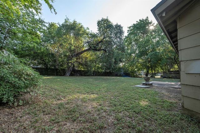 6400 Craigwood CIR, Austin, TX 78725